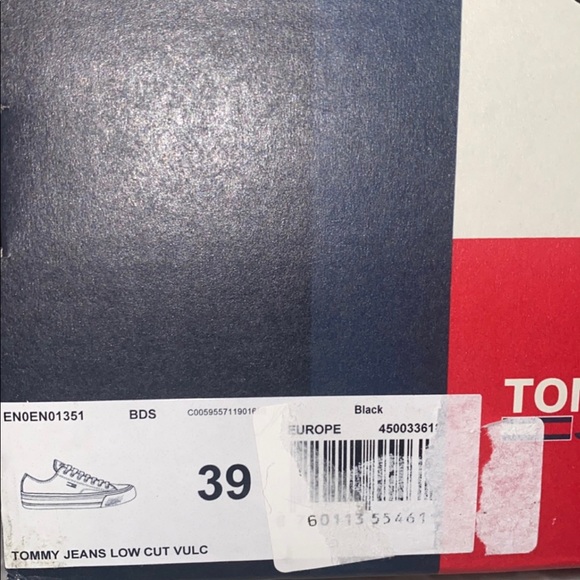 Tommy Hilfiger
Wmns Long Lace Up Vulc- Never worn- purchased from JD sports - Picture 4 of 4